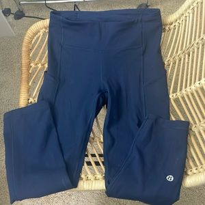 Lululemon navy blue high rise capri pants 2